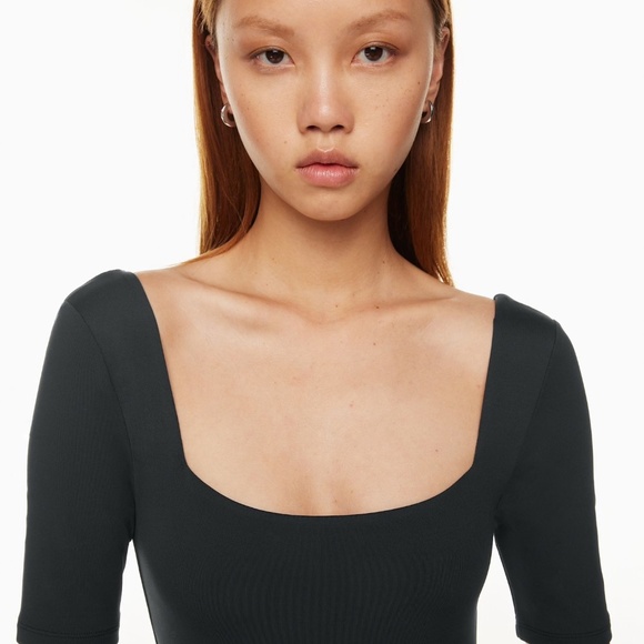 Babaton Contour Squareneck Half-Sleeve Bodysuit – Black, XXS - Picture 6 of 8